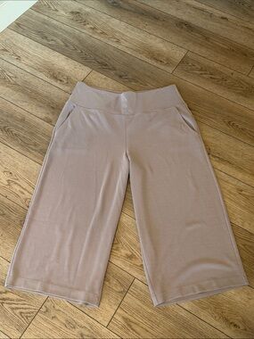 Athleta Wide-Leg Cropped Pants in Light Mauve
